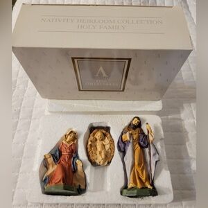 VTG 1996 Avon Nativity Heirloom Collection Holy Family Holiday Christmas Festive